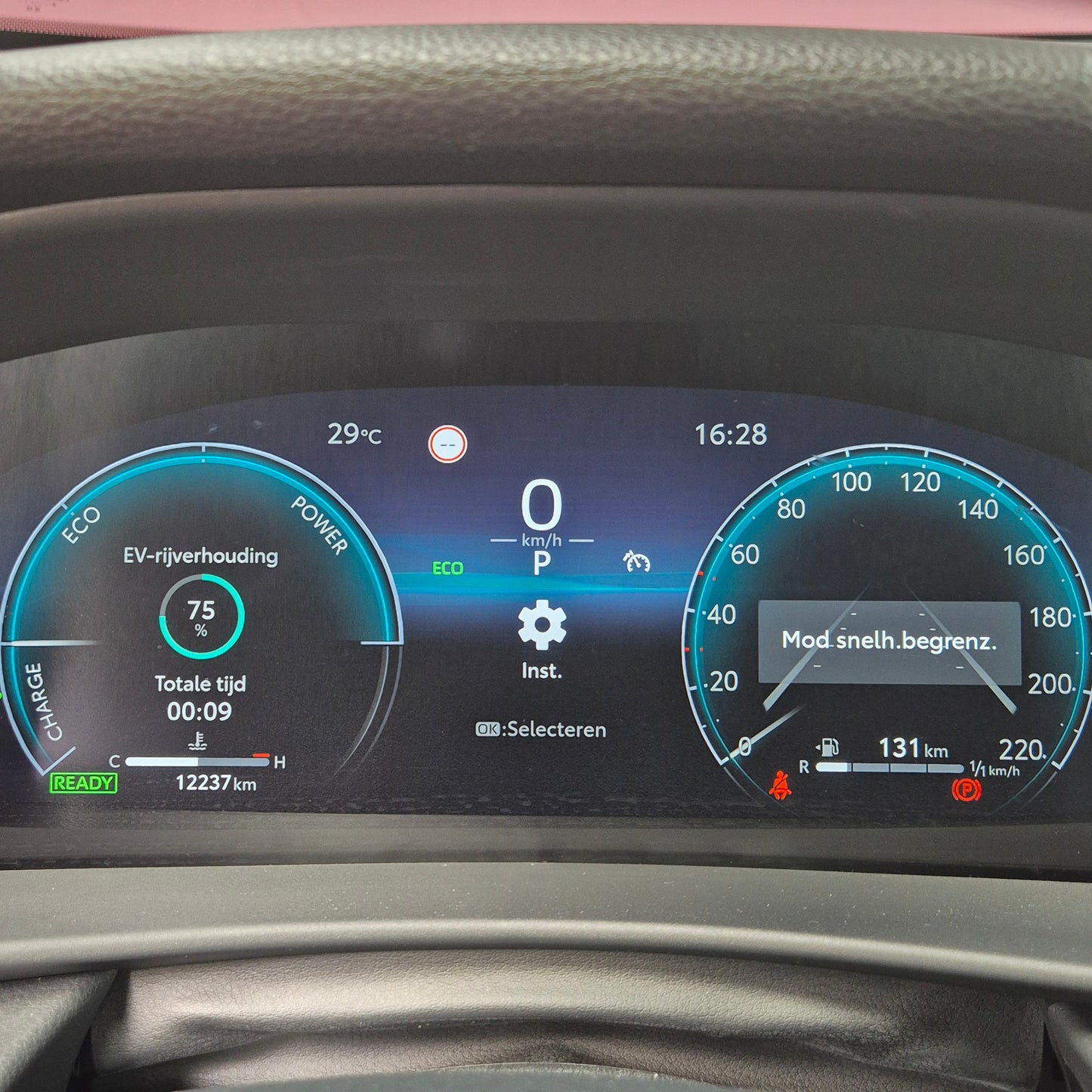 Toyota C-HR Hybrid 1.8 01/2024 12.237km