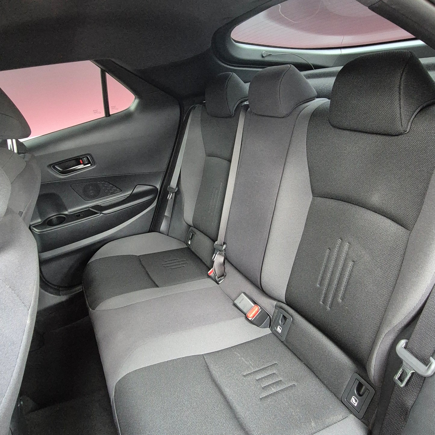 Toyota C-HR Hybrid 1.8 01/2024 12.237km