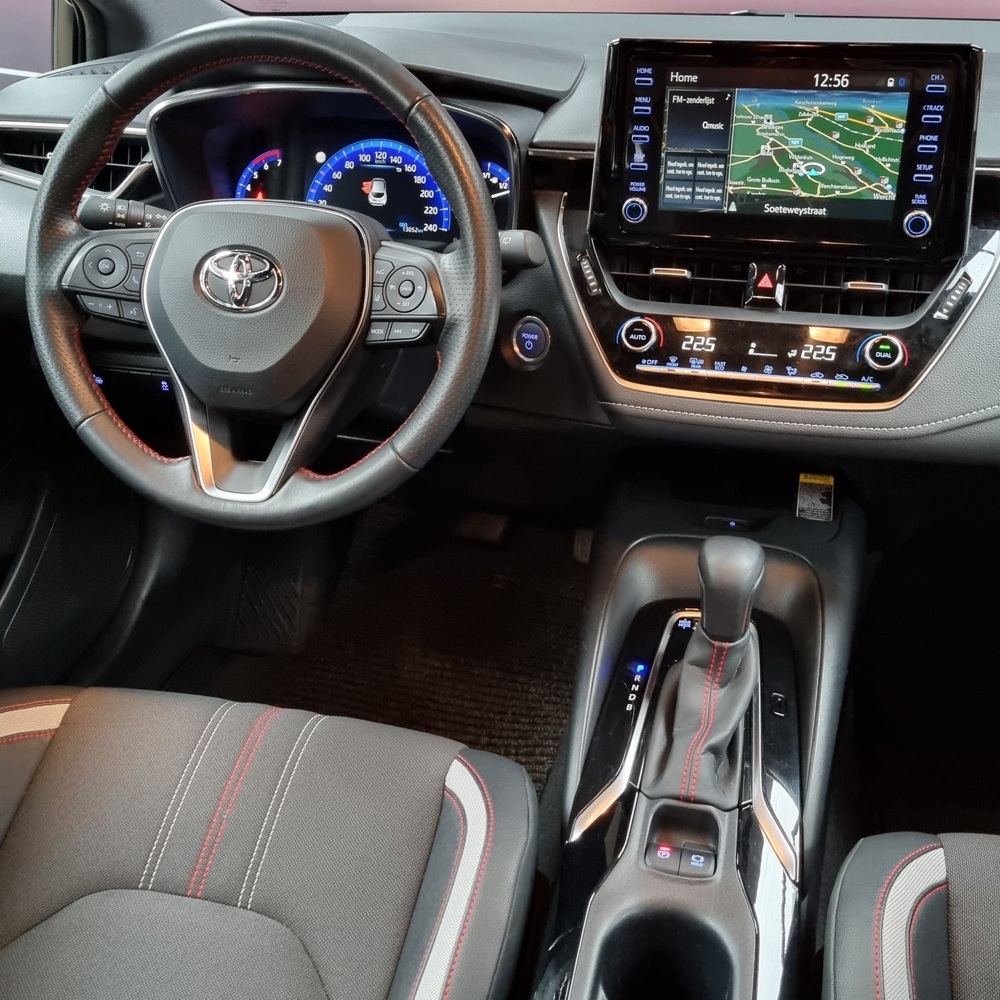 Toyota Corolla Hybride 1.8 04/2022 GR SPORT BI-Tone - In perfecte staat - 13.026km