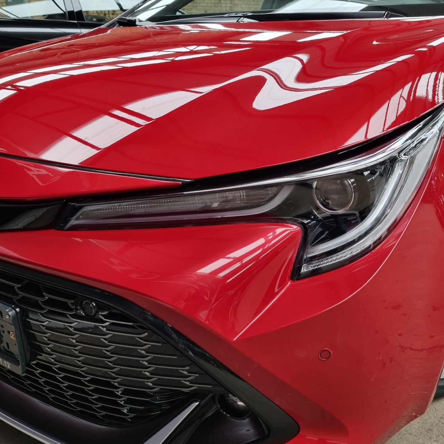 Toyota Corolla Hybride 1.8 04/2022 GR SPORT BI-Tone - In perfecte staat - 13.026km