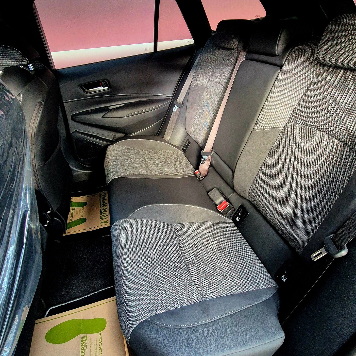 Toyota Corolla TS Hybride 1.8 10/2025 - Nieuw! - 15km