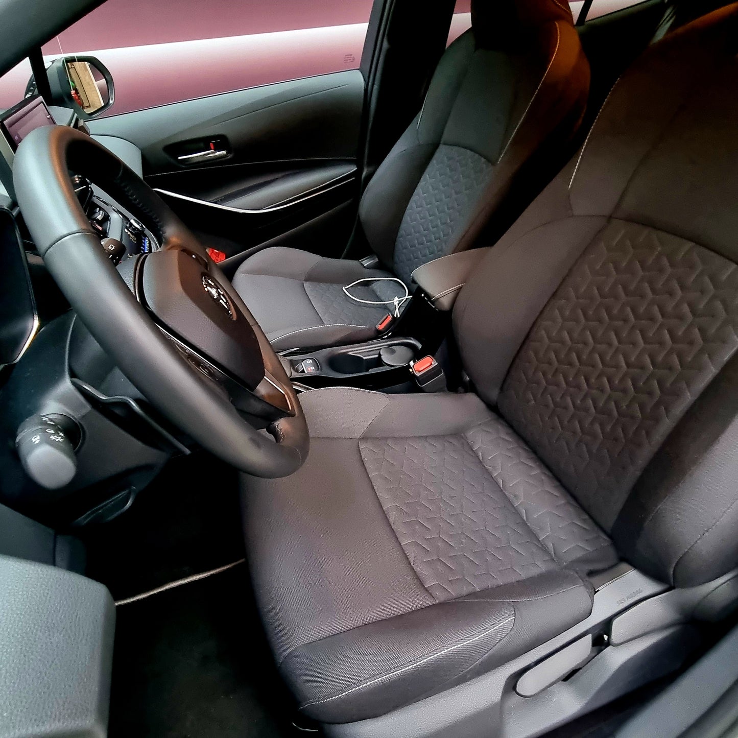 Toyota Corolla Hybride 2.0 10/2019 27.261 km Bi-Tone