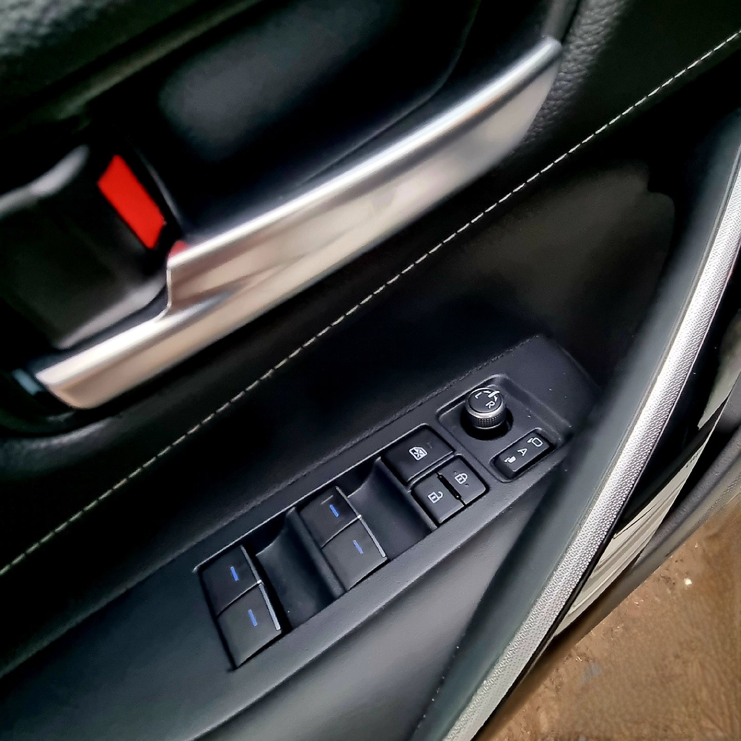 Toyota Corolla Hybride 2.0 10/2019 27.261 km Bi-Tone