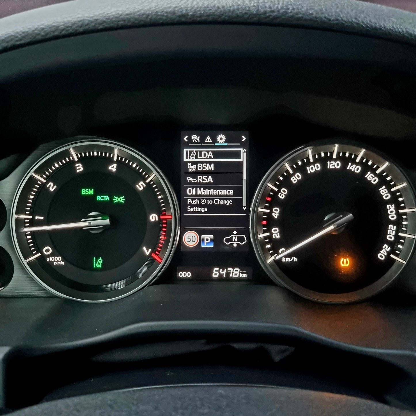Toyota LandCruiser 200 Benzine 4.6 03/2019 6.418km